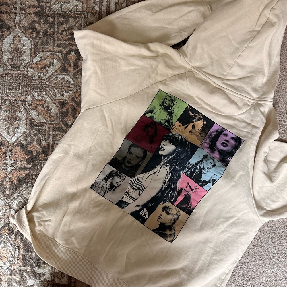 TAYLOR SWIFT ERAS HOODIE FROM ATLANTA